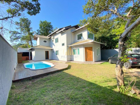 Imagem Casa com 3 Quartos à Venda, em Balneário Camboriú Imagem Casa com 3 Quartos à Venda, em Balneário Camboriú