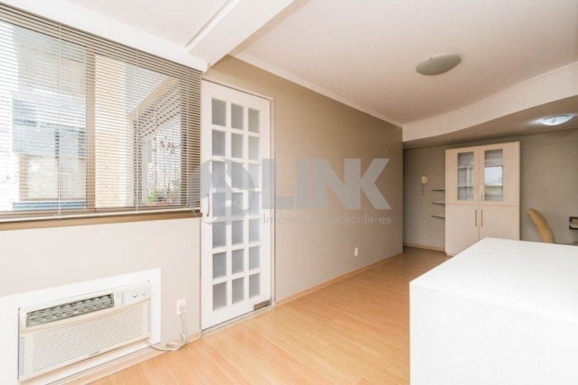Imagem Apartamento com 2 Quartos à Venda, 67 m² em Passo Da Areia - Porto Alegre