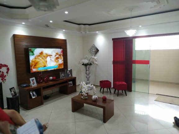 Sobrado com 4 Quartos à Venda, 360 m² em Parque Itamarati - Jacareí