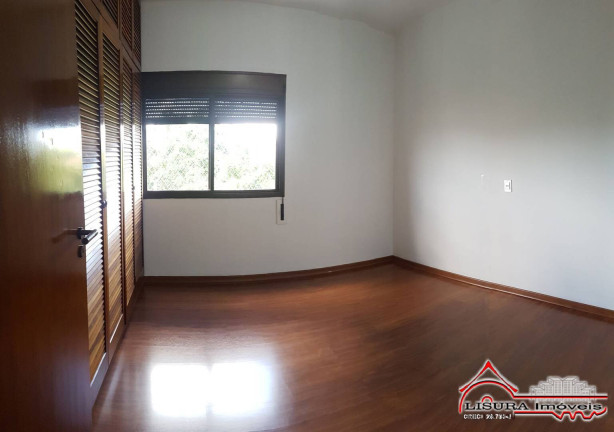 Imagem Apartamento com 3 Quartos para Alugar, 178 m² em Centro - Jacareí
