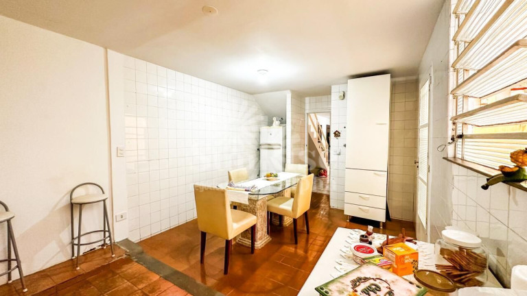 Imagem Casa com 3 Quartos à Venda, 180 m² em Vila Pirajussara - São Paulo