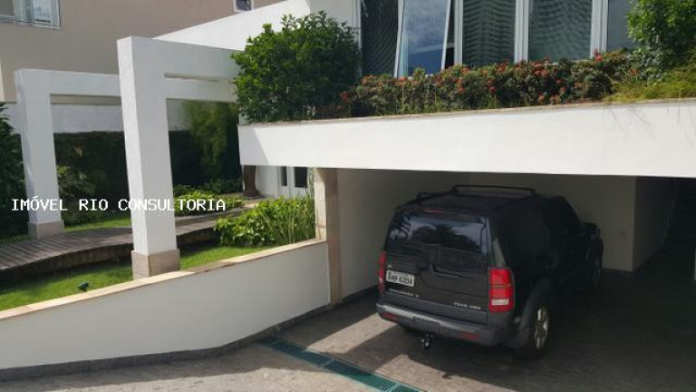 Imagem Casa com 4 Quartos à Venda, 600 m² em Rio De Janeiro Imagem Casa com 4 Quartos à Venda, 600 m² em Rio De Janeiro