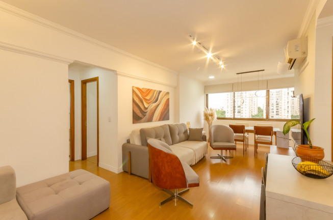 Imagem Imóvel com 2 Quartos à Venda, 72 m² em Passo Da Areia - Porto Alegre Imagem Imóvel com 2 Quartos à Venda, 72 m² em Passo Da Areia - Porto Alegre
