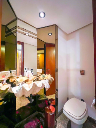 Imagem Apartamento com 3 Quartos à Venda, 240 m² em Moinhos De Vento - Porto Alegre Imagem Apartamento com 3 Quartos à Venda, 240 m² em Moinhos De Vento - Porto Alegre