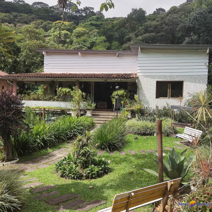 Casa com 4 Quartos à Venda, 250 m² em Monte Oliveti - Guapimirim