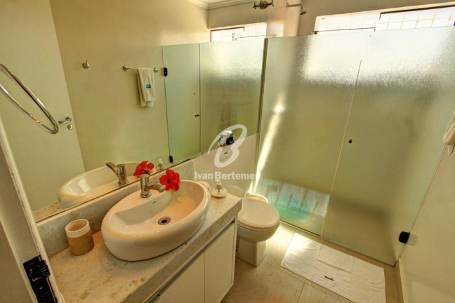 Imagem Casa com 5 Quartos para Temporada, em Canto Grande - Bombinhas Imagem Casa com 5 Quartos para Temporada, em Canto Grande - Bombinhas