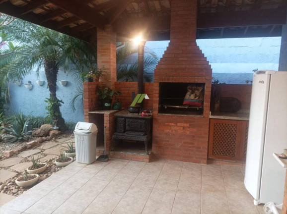 Imagem Casa de Condomínio com 3 Quartos à Venda, 280 m²