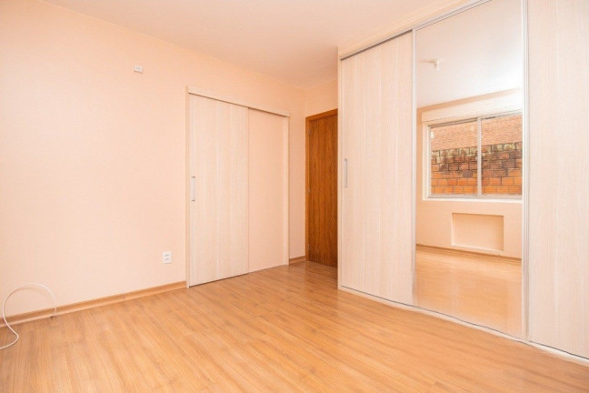 Imagem Imóvel com 2 Quartos à Venda, em Mont Serrat - Porto Alegre Imagem Imóvel com 2 Quartos à Venda, em Mont Serrat - Porto Alegre