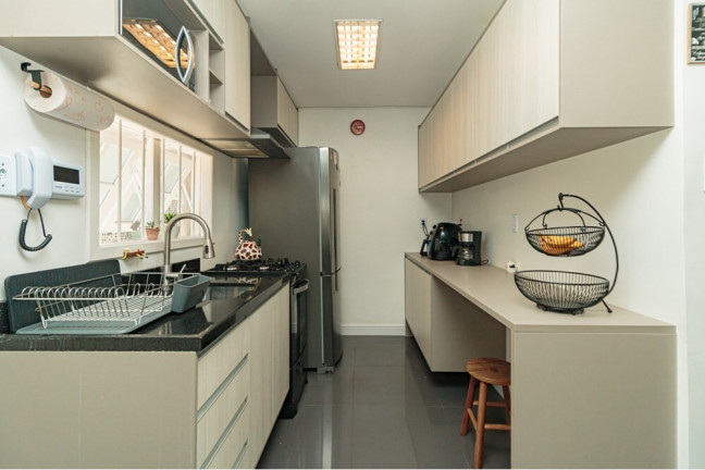 Imagem Casa com 3 Quartos à Venda, 170 m² em Passo Da Areia - Porto Alegre Imagem Casa com 3 Quartos à Venda, 170 m² em Passo Da Areia - Porto Alegre