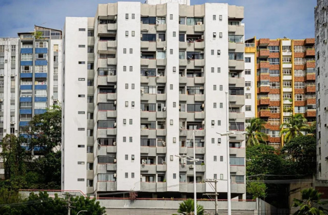 Imagem Apartamento com 1 Quarto à Venda, 52 m² em Candeal - Salvador