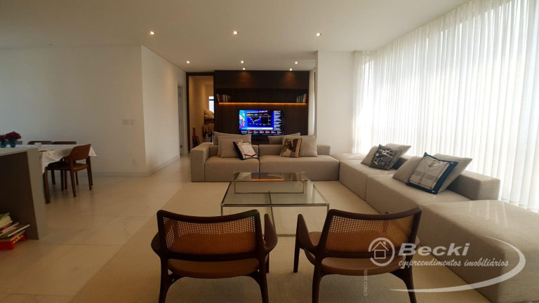 Imagem Apartamento com 3 Quartos à Venda, 174 m² em Glória - Joinville