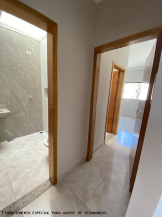 Imagem Casa com 2 Quartos à Venda, 65 m² em Lebron - Sarandi