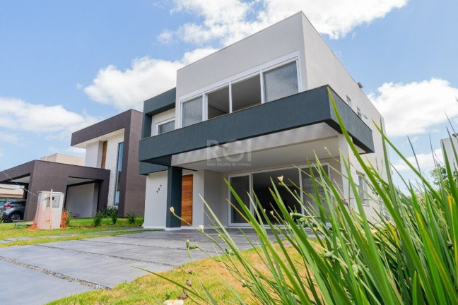 Imóvel com 3 Quartos à Venda, 300 m² em Vila Nova - Porto Alegre