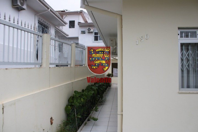 Imagem Casa com 2 Quartos à Venda,  em Capoeiras - Florianópolis