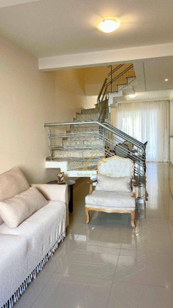 Imagem Sobrado com 3 Quartos à Venda, 220 m² em Tingui - Curitiba
