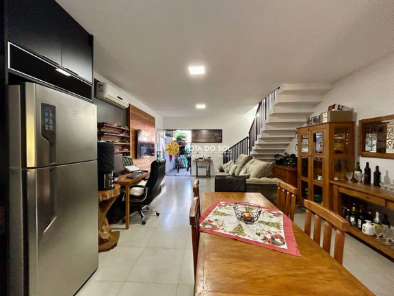 Imagem Sobrado com 2 Quartos à Venda, 86 m² em Bombas - Bombinhas Imagem Sobrado com 2 Quartos à Venda, 86 m² em Bombas - Bombinhas