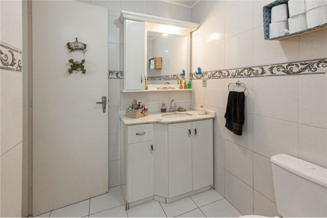Imagem Imóvel com 3 Quartos à Venda, em Cristal - Porto Alegre Imagem Imóvel com 3 Quartos à Venda, em Cristal - Porto Alegre