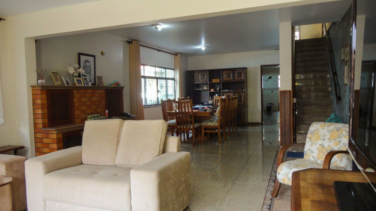 Imagem Casa com 4 Quartos à Venda, 350 m² em Várzea - Teresópolis