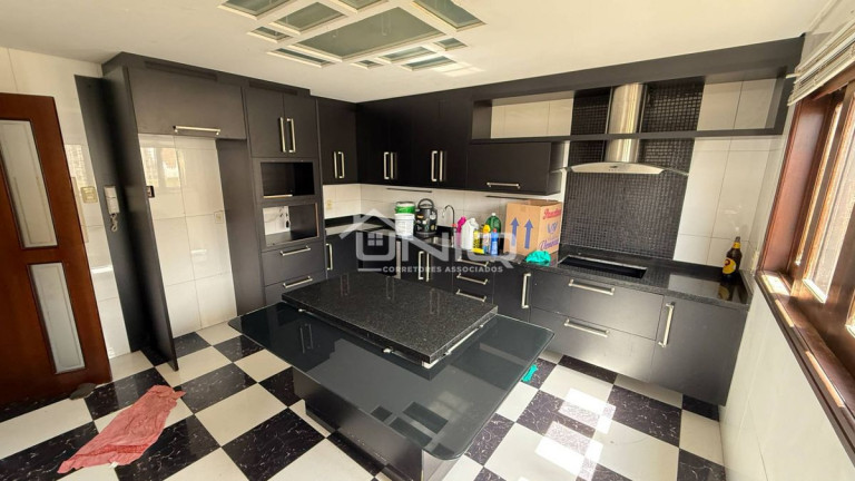 Imagem Casa com 6 Quartos à Venda, 377 m² em Pinheiros - Pato Branco