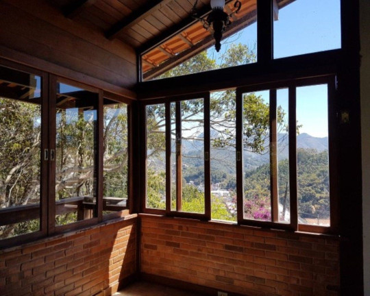 Imagem Casa com 4 Quartos à Venda, 305 m² em Vale Do Paraíso - Teresópolis