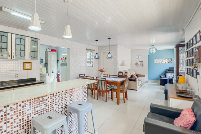 Imagem Casa com 2 Quartos à Venda, 200 m² em Santa Maria Goretti - Porto Alegre Imagem Casa com 2 Quartos à Venda, 200 m² em Santa Maria Goretti - Porto Alegre