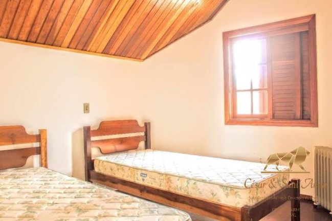 Imagem Casa com 4 Quartos à Venda, 180 m² em Alto Capivari - Campos Do Jordão