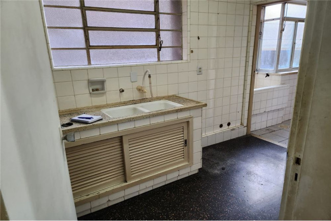 Imagem Apartamento com 2 Quartos à Venda, 76 m² em Centro Histórico - Porto Alegre