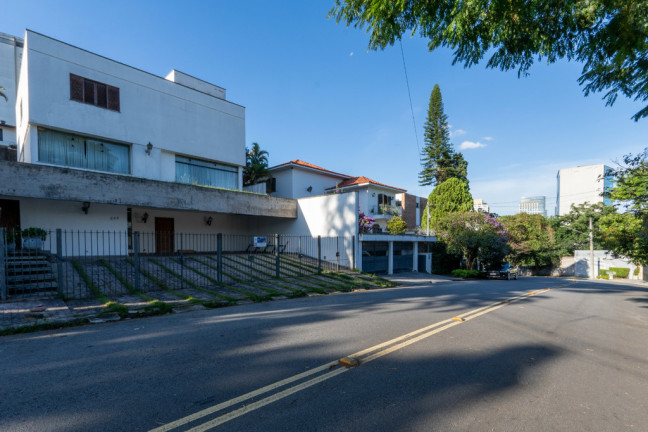 Casa com 4 Quartos à Venda, 375 m² em Vila Tramontano - São Paulo