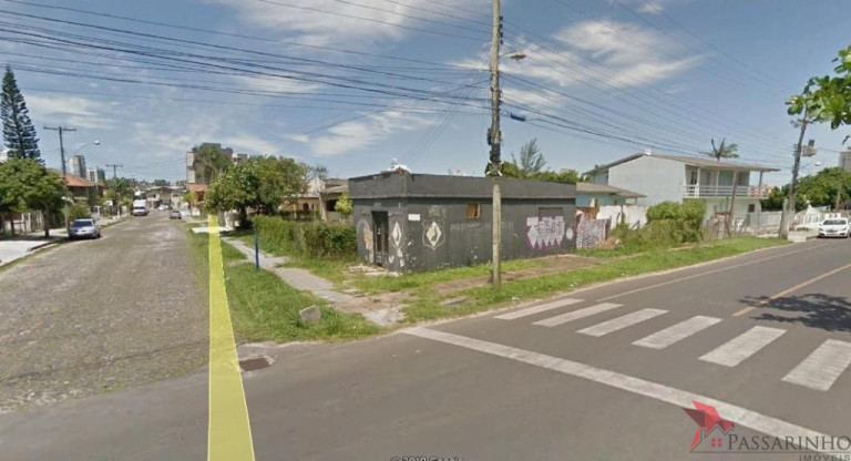 Terreno à Venda, 484 m² em Centro - Torres