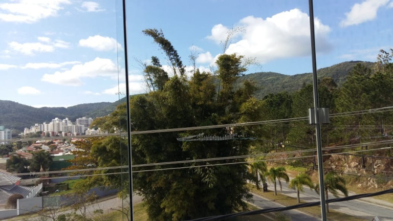 Sala Comercial à Venda, 55 m² em Córrego Grande - Florianópolis