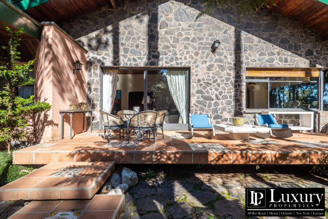 Imagem Casa com 6 Quartos à Venda,  em Toriba - Campos Do Jordão