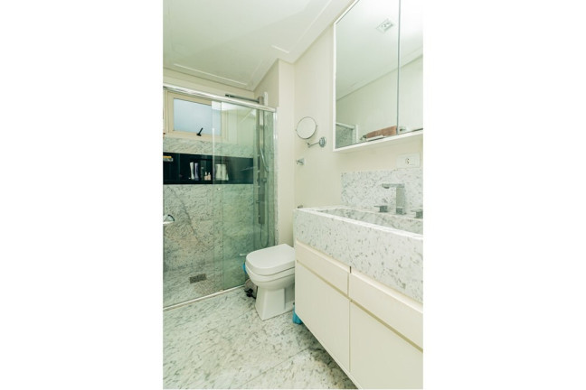 Imagem Apartamento com 3 Quartos à Venda, 275 m² em Rio Branco - Porto Alegre Imagem Apartamento com 3 Quartos à Venda, 275 m² em Rio Branco - Porto Alegre