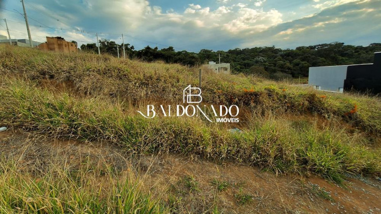 Imagem Terreno à Venda, 200 m² em Centro - Extrema Imagem Terreno à Venda, 200 m² em Centro - Extrema