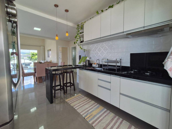 Imagem Casa de Condomínio com 3 Quartos à Venda, 167 m²