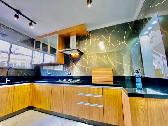 Imagem Casa com 3 Quartos à Venda, 250 m² em Mercês - Curitiba Imagem Casa com 3 Quartos à Venda, 250 m² em Mercês - Curitiba