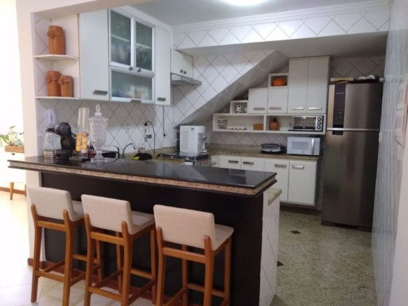 Imagem Casa com 6 Quartos à Venda ou Locação, 230 m² em Armação - Salvador