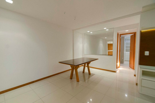 Imagem Imóvel com 3 Quartos à Venda, 143 m² em Botafogo - Rio De Janeiro Imagem Imóvel com 3 Quartos à Venda, 143 m² em Botafogo - Rio De Janeiro