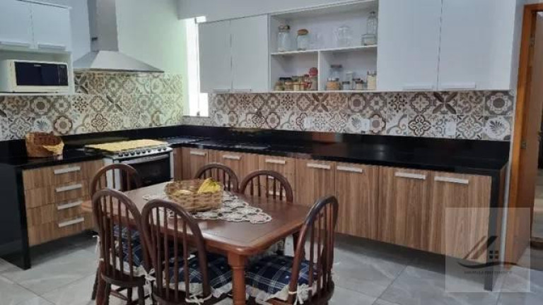 Imagem Casa com 3 Quartos à Venda, 111 m²