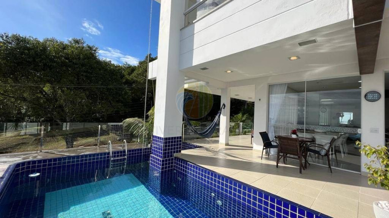 Imagem Casa com 4 Quartos à Venda, 11.500 m² em Centro - Bombinhas