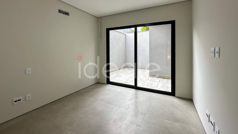 Imagem Casa de Condomínio com 5 Quartos à Venda, em Barra Da Tijuca - Rio De Janeiro Imagem Casa de Condomínio com 5 Quartos à Venda, em Barra Da Tijuca - Rio De Janeiro