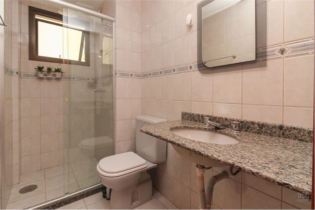 Imagem Imóvel com 3 Quartos à Venda, em Boa Vista - Porto Alegre Imagem Imóvel com 3 Quartos à Venda, em Boa Vista - Porto Alegre