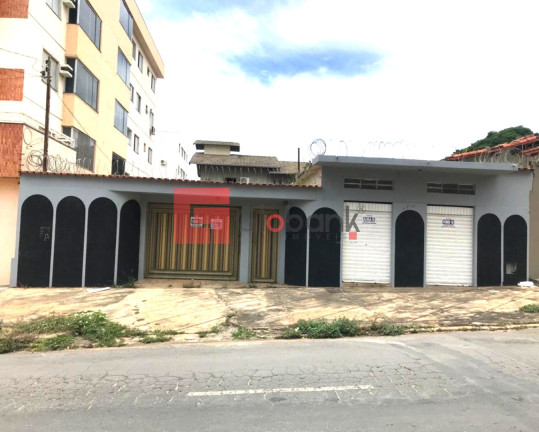 Sobrado com 2 Quartos para Alugar, 170 m² em Todos Os Santos - Montes Claros