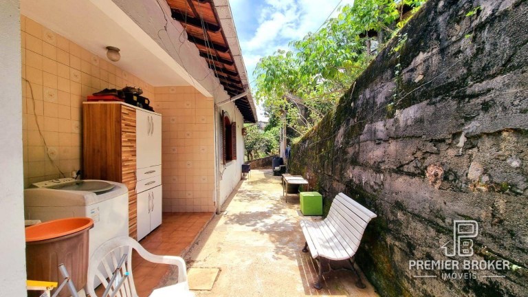 Imagem Casa com 4 Quartos à Venda, 167 m² em Fazendinha - Teresópolis