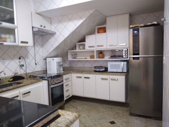 Imagem Casa com 6 Quartos à Venda ou Locação, 230 m² em Armação - Salvador