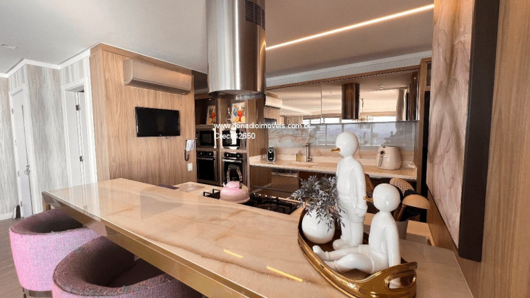 Imagem Apartamento com 3 Quartos à Venda, 209 m² em Agronômica - Florianópolis