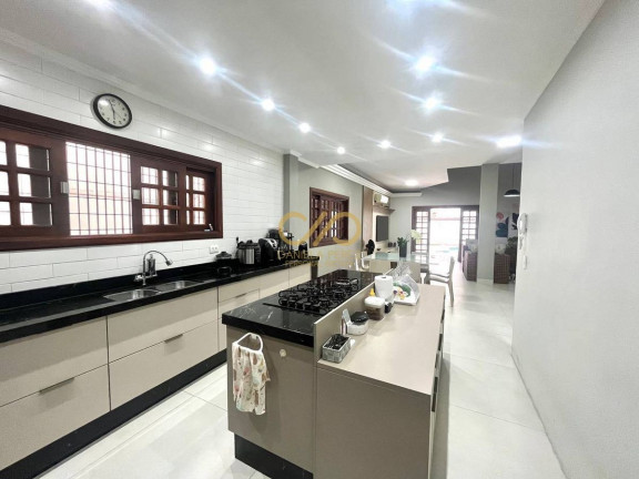 Imagem Casa com 4 Quartos à Venda, 300 m² em Canto Do Forte - Praia Grande Imagem Casa com 4 Quartos à Venda, 300 m² em Canto Do Forte - Praia Grande