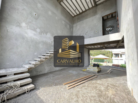 Imagem Casa com 3 Quartos à Venda, 233 m² em São João Do Rio Vermelho - Florianópolis Imagem Casa com 3 Quartos à Venda, 233 m² em São João Do Rio Vermelho - Florianópolis