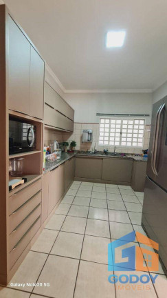 Imagem Sobrado com 5 Quartos para Alugar, 496 m² em Jardim Das Américas - Cuiabá Imagem Sobrado com 5 Quartos para Alugar, 496 m² em Jardim Das Américas - Cuiabá