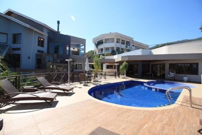 Casa com 4 Quartos à Venda, 993 m² em Condomínio Flamboyant - Atibaia