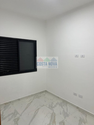 Casa com 2 Quartos à Venda, 49 m²